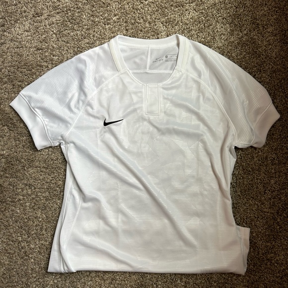 Nike Athletic Top - Picture 2 of 3